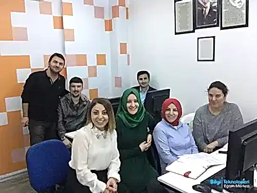 dijital pazarlama ve sosyal medya uzmanlığı eğitimi