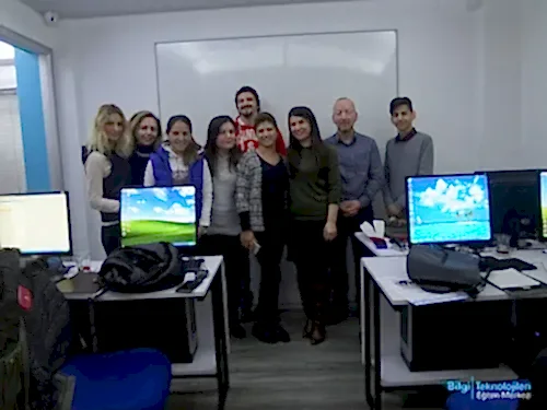 sosyal medya uzmanlığı kursu