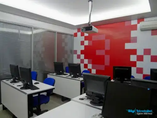 Bilgi Teknolojileri Eğitim Merkezi Derslik 3